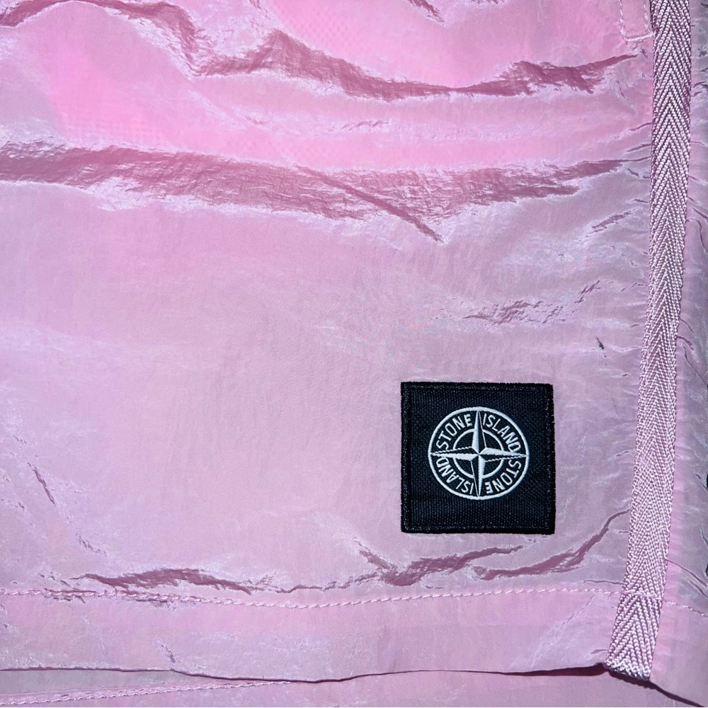 Stone Island Oleander shorts NYLON METAL IN ECONYL - Picture 9 of 12